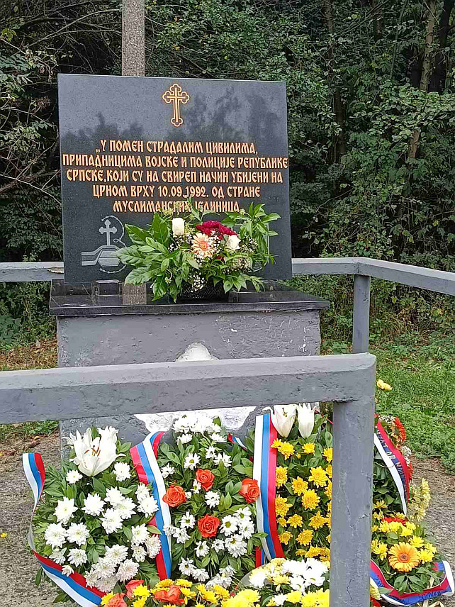 ЗВОРНИК, 10. СЕПТЕМБРА /СРНА/ - На Црном врху код Зворника данас су обиљежене 34 године од страдања 11 припадника Војске Републике Српске, полиције и цивила, које су на данашњи дан 1992. године из засједе убили муслимани из Сребренице.