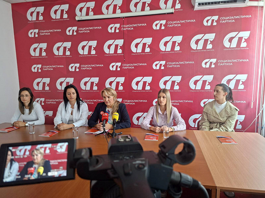 БАЊАЛУКА, 17. СЕПТЕМБРА /СРНА/ - Члан Извршног одбора Социјалистичке партије Зденка Гојковић на конференцији за новинаре у Бањалуци поводом Свјетског дана сигурности пацијената - 17. септембра.