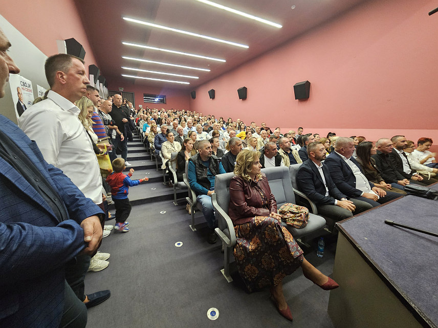 ПРИЈЕДОР, 23. СЕПТЕМБРА /СРНА/ - Кандидат Народне партије Српске /НПС/ за посланика у Народној скупштини Републике Српске Дарио Додош изјавио је да је циљ ове партије у изборној јединици један јасан – један директан мандат у парламенту Српске.