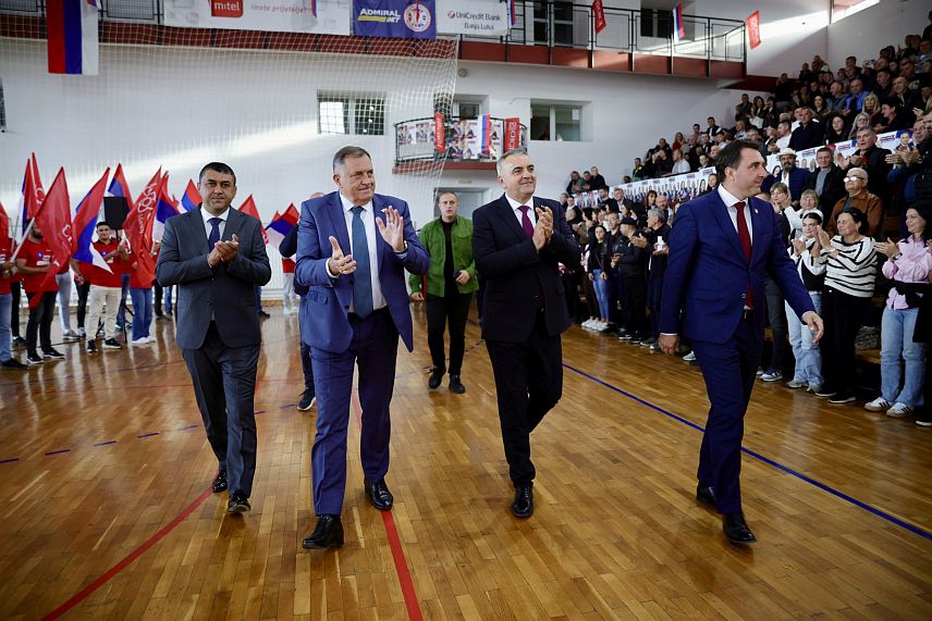 СОКОЛАЦ, 24. СЕПТЕМБРА /СРНА/ - Предизборни скуп СНСД-а на Сокоцу.