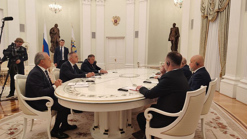 МОСКВА, 29. СЕПТЕМБРА /СРНА/ - Предсједник Руске Федерације Владимир Путин истакао је на састанку у Кремљу са премијером Републике Српске Савом Минићем и предсједником Милорадом Додиком.