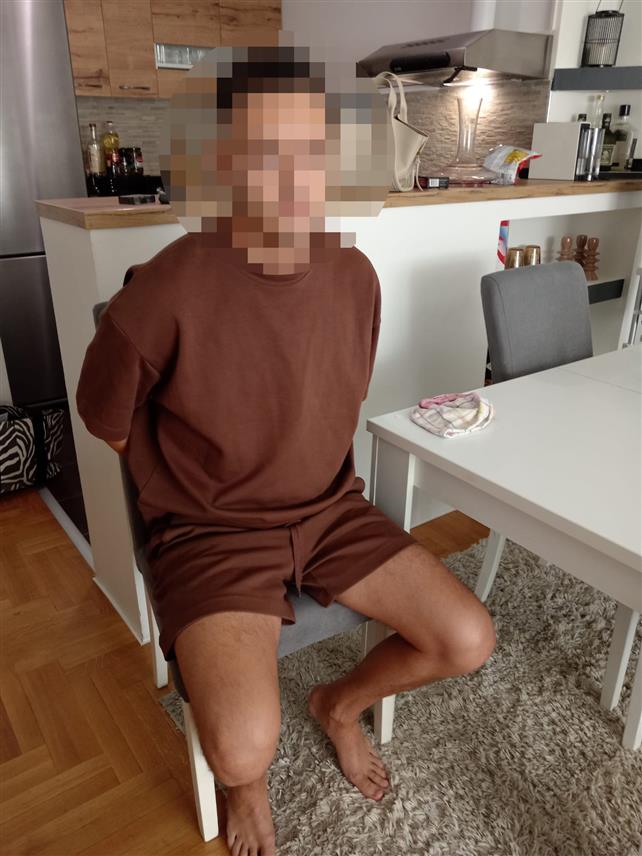 БЕОГРАД, 5. СЕПТЕМБРА /СРНА/ - У Новом Саду је по међународној потјерници Интерпола Будимпешта ухапшен мађарски држављанин због више кривичних дјела у вези са дрогом, за која је запријећена казна затвора до 20 година.