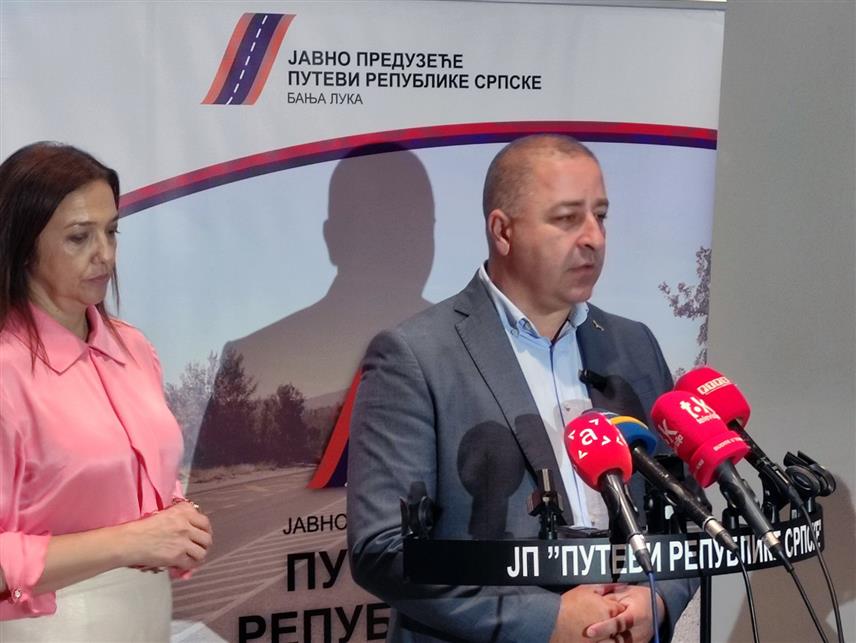 БАЊАЛУКА, 8. СЕПТЕМБРА /СРНА/ - Вршилац дужности директора Јавног предузећа "Путеви Републике Српске" Мирослав Јанковић изјавио је данас у Бањалуци да је циљ едукативне кампање "Пут знања, пут безбједности" и сличних пројеката да на путевима у Српској не страда ниједно дијете.