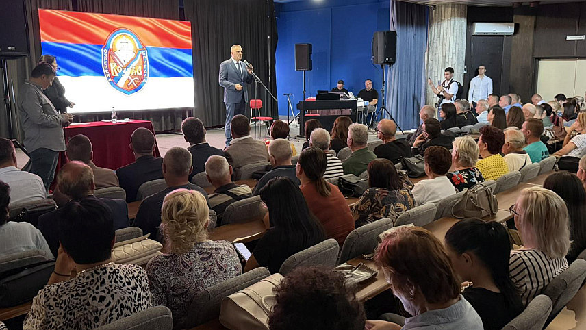 ДОБОЈ, 8. СЕПТЕМБРА /СРНА/ - Предсједник Владе Републике Српске Саво Минић у обраћању присутнима на свечаној академији поводом 31 године од егзодуса Срба са Возуће, долине ријеке Криваје, те западног и јужног дијела Озрена.
