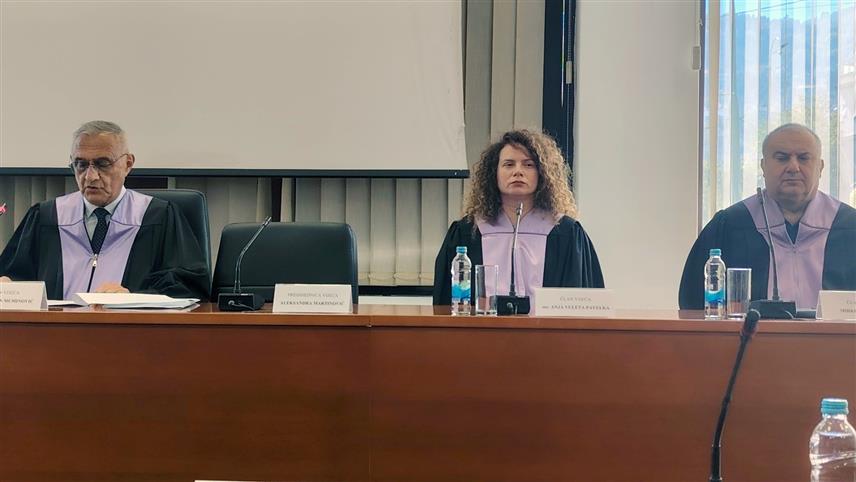 САРАЈЕВО, 8. СЕПТЕМБРА /СРНА/ - Вијеће за заштиту виталног интереса Уставног суда Федерације БиХ /ФБиХ/ утрдило је данас да је повријеђен витални национални интерес српског народа током промјене власти у Унско-санском кантону.