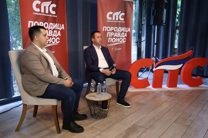 БАЊАЛУКА, 9. СЕПТЕМБРА /СРНА/ - Млади представљају једну од највећих снага Социјалистичке партије Српске и за њих су потребна најбоља могућа рјешења, рекао је вечерас предсједник странке Горан Селак.