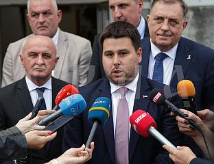 ЛАЗИЋ: НА САСТАНКУ СА ПРЕДСЈЕДНИКОМ СРПСКЕ ДОГОВОРЕНО ОСАМ ПРОЈЕКАТА