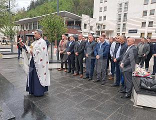 ТРАЈНА ОБАВЕЗА - СЈЕЋАЊЕ НА ПОГИНУЛЕ БОРЦЕ И БРИГА О ЊИХОВИМ ПОРОДИЦАМА