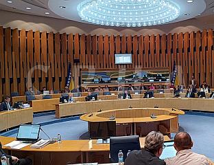 ПОЧЕЛА СЈЕДНИЦА, ОЧЕКУЈЕ СЕ БУРНА РАСПРАВА О ДНЕВНОМ РЕДУ