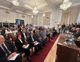 ПОЧЕО ФОРУМ О МИРУ И СТАБИЛНОСТИ У ЕВРОПИ И НА БАЛКАНУ, ПРИСУСТВУЈЕ ДОДИК