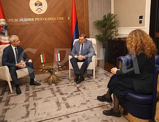 ДОСЉЕДОСТ ПОДРШЦИ ПОЛИТИКАМА ОЧУВАЊА ИЗВОРНИХ ПОРОДИЧНИХ ВРИЈЕДНОСТИ ПРЕДСЈЕДНИКА АМЕРИКЕ
