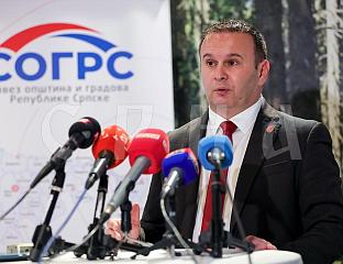 ПРЕДСЈЕДНИШТВО САВЕЗА ЈЕДНОГЛАСНО ПОДРЖАЛО ПРИЈЕДЛОГ ЗАКОНА О ПЛАТАМА У ЈЕДИНИЦАМА ЛОКАЛНЕ САМОУПРАВЕ