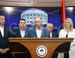 ЦВИЈЕТИНОВИЋ: ДОНИЈЕЋЕМО ЗАКОН КОЈИ ЋЕ СВЕ ПАРТИЈЕ УЧИНИТИ РАВНОПРАВНИМ