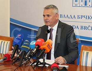 ЗАДОВОЉАВАЈУЋИ РЕЗУЛTАTИ РАДА С ОБЗИРОМ НА КОМПЛЕКСНЕ ПОЛИTИЧКЕ ОКОЛНОСTИ