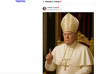 БИЈЕЛА КУЋА ПОДИЈЕЛИЛА ФОТОГРАФИЈУ ТРАМПА НА КОЈОЈ ЈЕ ПРИКАЗАН КАО ПАПА