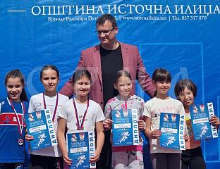 НА ЂУРЂЕВДАНСКОМ КРОСУ ОКО 1.000 ОСНОВАЦА И СРЕДЊОШКОЛАЦА