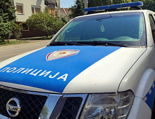 ДВА ПИЈАНА МУШКАРЦА НАРУШАВАЛА ЈАВНИ РЕД И МИР