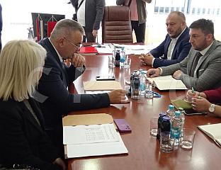 МИНИЋ РАЗГОВАРА СА ПРЕДСТАВНИЦИМА ОПШТИНЕ О ПРОЈЕКТИМА