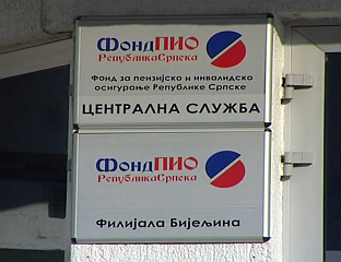 ПОЧЕЛА ИСПЛАТА АПРИЛСКИХ ПЕНЗИЈА ЗА 289.402 КОРИСНИКА