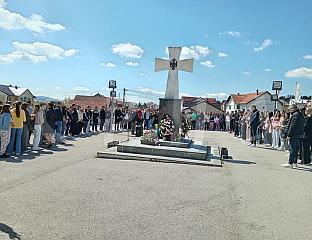 HISTORY LESSON FOR 250 STUDENTS AND VISIT TO NOVI ZEJTINLIK