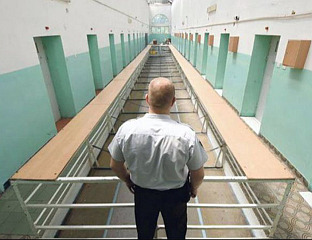 ОСУЂЕНИКА ИЗ ИСТОЧНОГ САРАЈЕВА НАПАО ДРУГИ ОСУЂЕНИК, ПОВРИЈЕЂЕН И СТРАЖАР