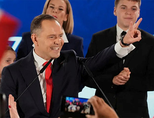 ИЗБОРНА КОМИСИЈА ПОТВРДИЛА ПОБЈЕДУ НАВРОЦКОГ