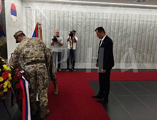 ПОЛОЖЕНИ ВИЈЕНЦИ И ЦВИЈЕЋЕ У КАСАРНИ "КОЗАРА"