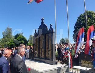 СЛУЖЕН ПАРАСТОС И ПОЛОЖЕНИ ВИЈЕНЦИ НА СПОМЕН-ОБИЉЕЖЈЕ