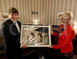 BLAGOJEVICH VISITS BANJA LUKA BUREAU OF SRNA AND RECEIVES SIGNIFICANT GIFTS