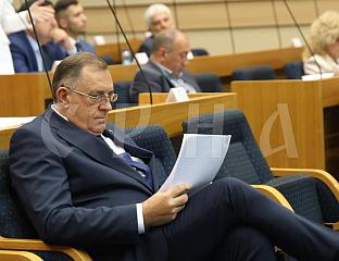ДОДИК: СРПСКА НЕЋЕ БИТИ САМО КОНЗУМЕНТ ОДЛУКА О МИГРАНТИМА