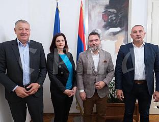 КОШАРАЦ СА НАЧЕЛНИЦИМА ПАЛА, ИСТОЧНОГ СТАРОГ ГРАДА И НОВОГ ГОРАЖДА О РАЗВОЈНИМ ПРОЈЕКТИМА
