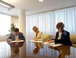 ЕКОНОМСКА ШКОЛЕ ДОБИЈА НОВИ СОФТВЕР ЗА ПРАКТИЧНУ НАСТАВУ ИЗ РАЧУНОВОДСТВА