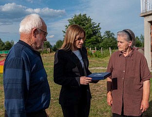 ПОРОДИЦИ ЛЕОВАЦ У ПЉЕВЉИМА УРУЧЕНА БОРАЧКА СПОМЕНИЦА СРБИЈЕ