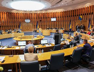 НАСТАВЉЕНА СЈЕДНИЦА - НА ДНЕВНОМ РЕДУ ФИНАНСИРАЊЕ ПОЛИТИЧКИХ ПАРТИЈА