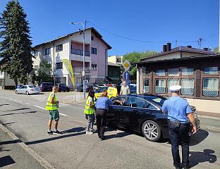 ВОЗАЧИМА НА ГРАНИЧНИМ ПРЕЛАЗИМА ДИЈЕЉЕНИ ЛЕЦИ О БЕЗБЈЕДНОМ ПУТОВАЊУ