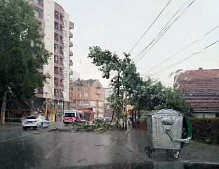 ОЛУЈА У ПОЖАРЕВЦУ, КИША И ГРАД У КРАГУЈЕВЦУ И АРАНЂЕЛОВЦУ