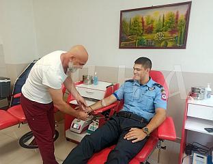 ЗА АКЦИЈУ ДАВАЊА КРВИ ПРИЈАВИЛО СЕ 36 ПОЛИЦИЈСКИХ СЛУЖБЕНИКА