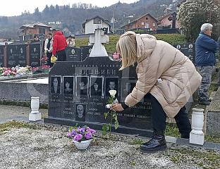 BESTIAL ABUSE OF MUSLIM HORDES OVER DEAD SERBS