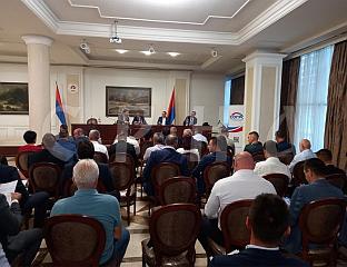 ПОЧЕЛА ВАНРЕДНА СЈЕДНИЦА ПОВОДОМ ПРЕСУДЕ ПРЕДСЈЕДНИКУ МИЛОРАДУ ДОДИКУ