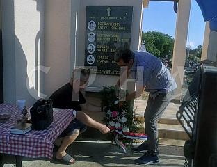 СЛУЖЕН ПОМЕН ЗА ПОГИНУЛЕ БОРЦЕ ВРС ИЗ ШКАРИЋА