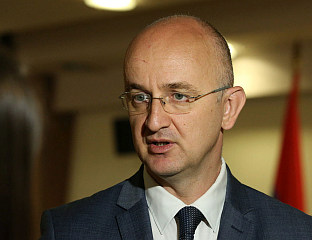 СРПСКА МОЖЕ ЛЕГАЛНО РАСПИСАТИ РЕФЕРЕНДУМ