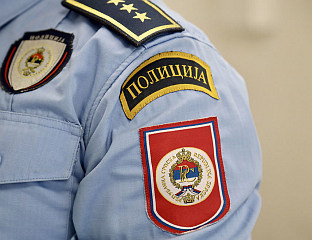 УХАПШЕНО ЛИЦЕ ИЗ ДЕРВЕНТЕ, ЧАКИЈОМ ПОВРИЈЕДИЛО ДРУГУ ОСОБУ