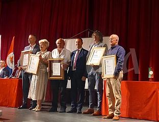 УРУЧЕНА ГРАДСКА ПРИЗНАЊА, ОЗВАНИЧЕНО БРАТИМЉЕЊЕ СА ЏЕКСОНОМ