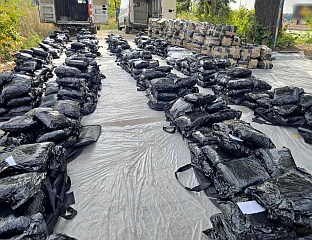 ЗАПЛИЈЕЊЕНЕ ГОТОВО ДВИЈЕ ТОНЕ МАРИХУАНЕ, УХАПШЕНА ДВА ЛИЦА