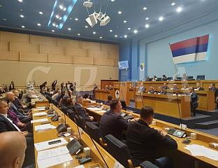 ПОЧЕЛА ПОСЕБНА СЈЕДНИЦА О РЕФЕРЕНДУМУ И УСВАЈАЊУ ОСТАВКЕ ПРЕМИЈЕРА