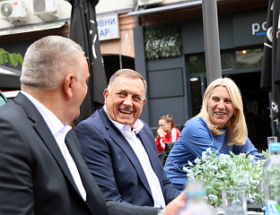 НОВА ВЛАДА ЋЕ РАДИТИ ЗА МИРНУ, СТАБИЛНУ И ЈАКУ СРПСКУ