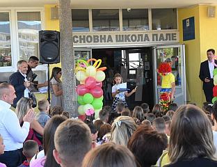 УРУЧЕНИ ПОКЛОНИ ЗА 184 ПРВАЧИЋА