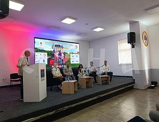 НИКОЛИЋ: МЛАДИ АГРОПРЕДУЗЕТНИЦИ ЖЕЛЕ ДА СЕ УДРУЖУЈУ