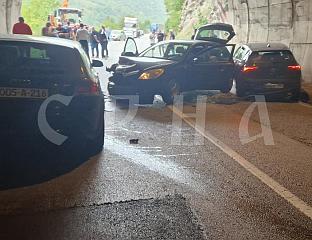 ДВА ЛИЦА ЛАКШЕ ПОВРИЈЕЂЕНА У СУДАРУ