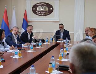 РАЧИЋ: ДЕРВЕНТА ЈЕДНА ОД НАЈКОНКУРЕНТНИХ ЛОКАЛНИХ ЗАЈЕДНИЦА